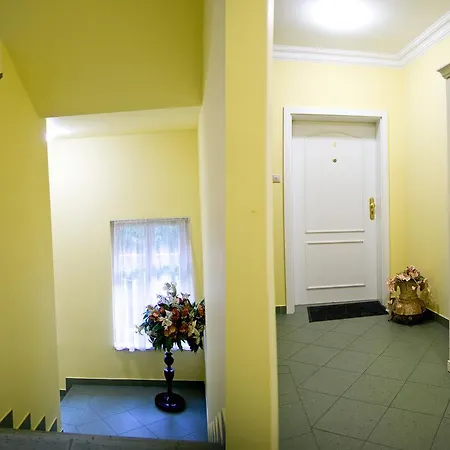 Apartments Natali Apartman *